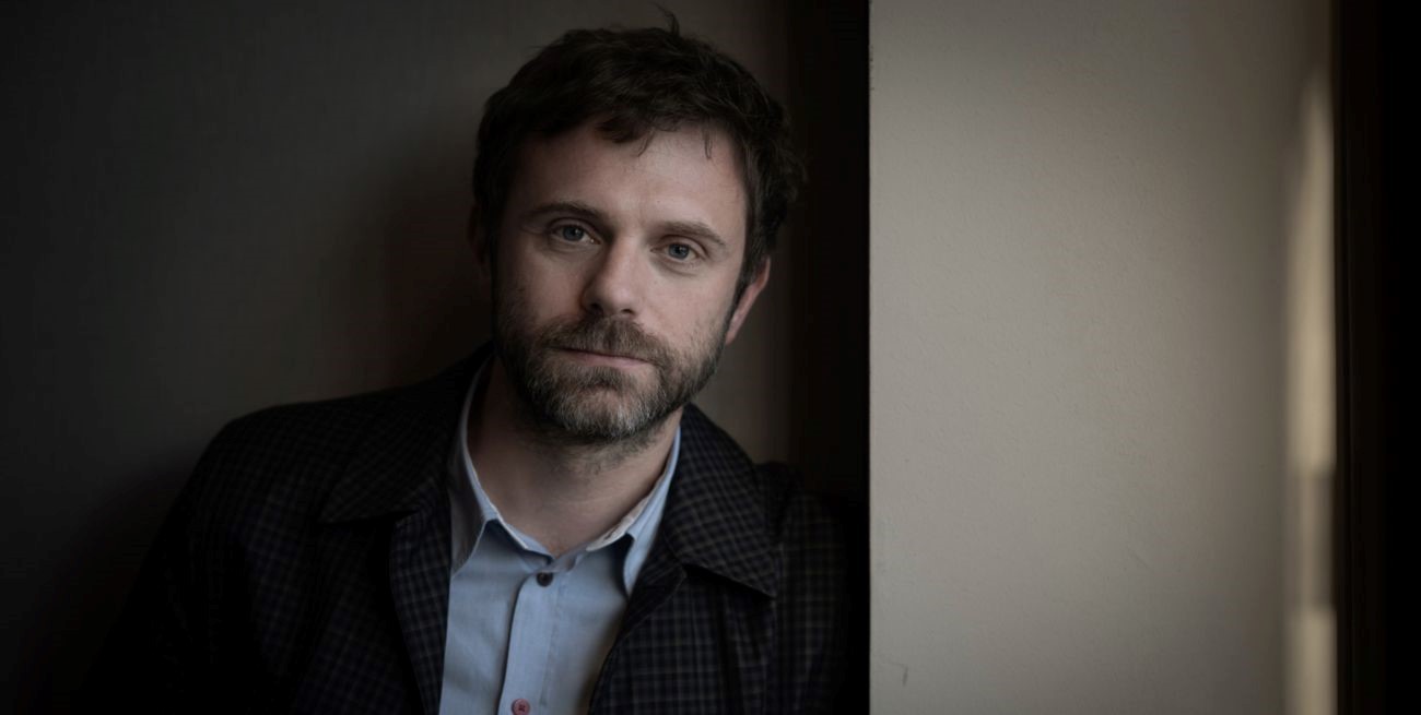 "Escribir novelas es estar más cerca de la realidad"