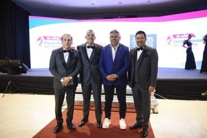 Con buena onda. El presidente de la AFA, Claudio Tapia, trajo desde calle Viamonte un reconocimiento del fútbol argentino a la Fiesta Provincial del Deporte por sus 30 años. A los pocos días, levantó la Copa del Mundo con Messi.