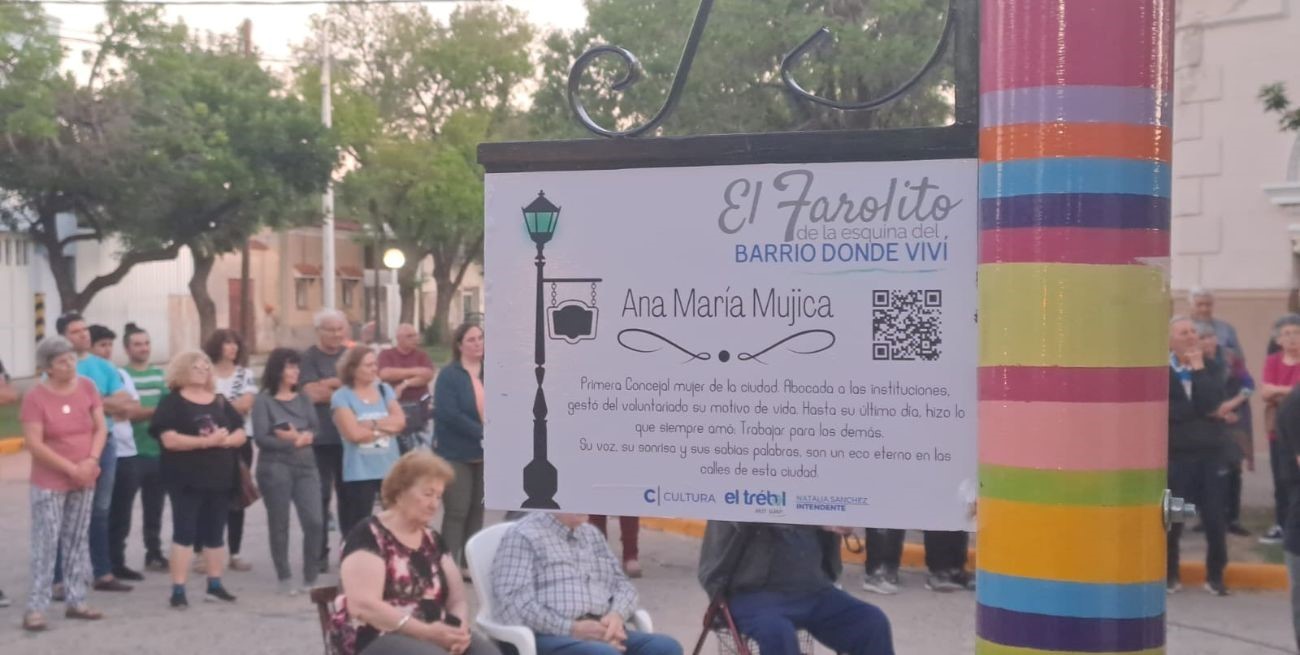 Los "farolitos" de El Trébol, el original homenaje a ciudadanos ilustres de la ciudad