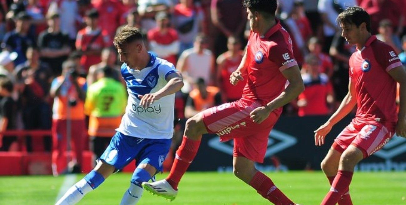 Así quedaron las tablas de posiciones y descenso tras el empate de Vélez