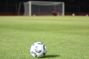 El fin de semana siguiente no habrá fútbol oficial en el país. Crédito: Manuel Fabatía