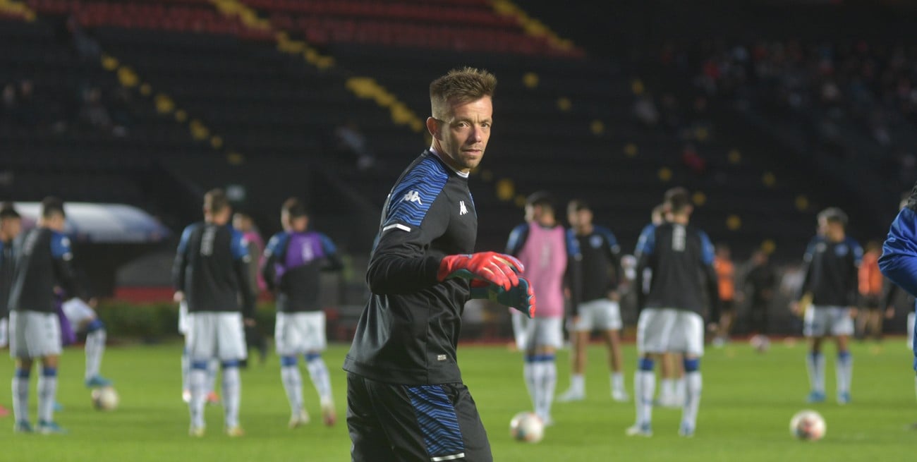 Burián, que sacó campeón a Colón, ¿vuelve el arco de Vélez?