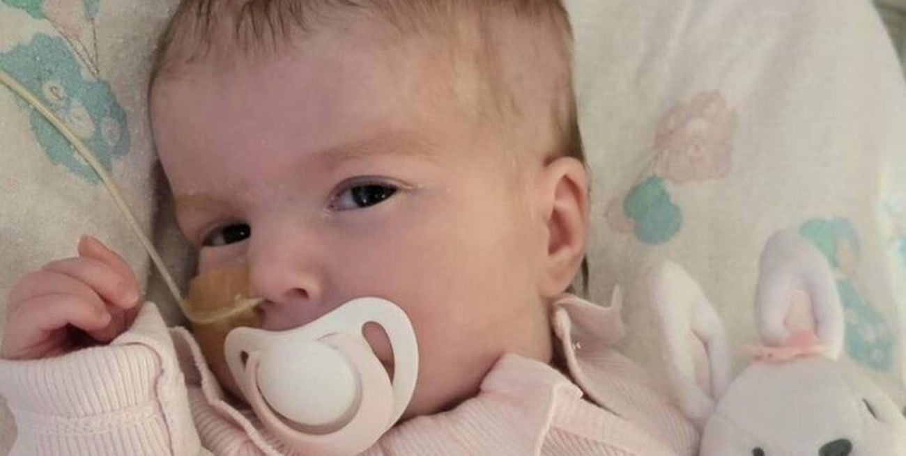 Falleció la bebé Indi Gregory tras retirarle el soporte vital