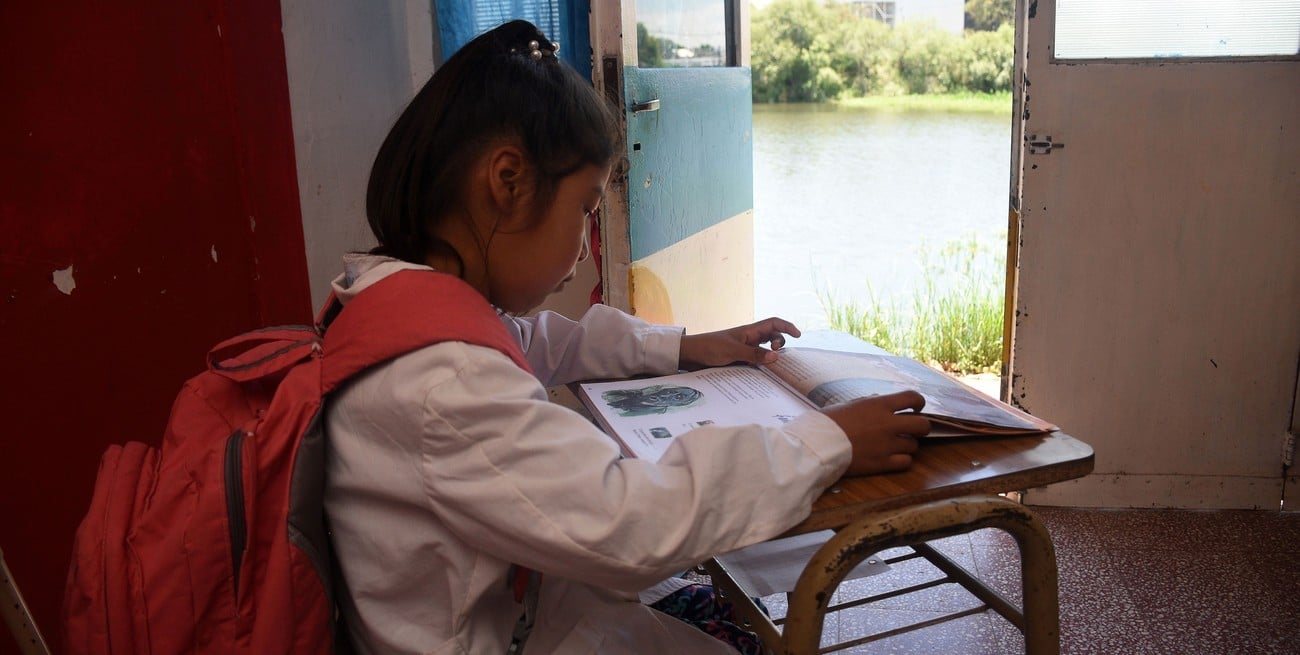 En La Vuelta del Paraguayo los 
alumnos aprenden en el aula a naturalizar las crecidas del Paraná
