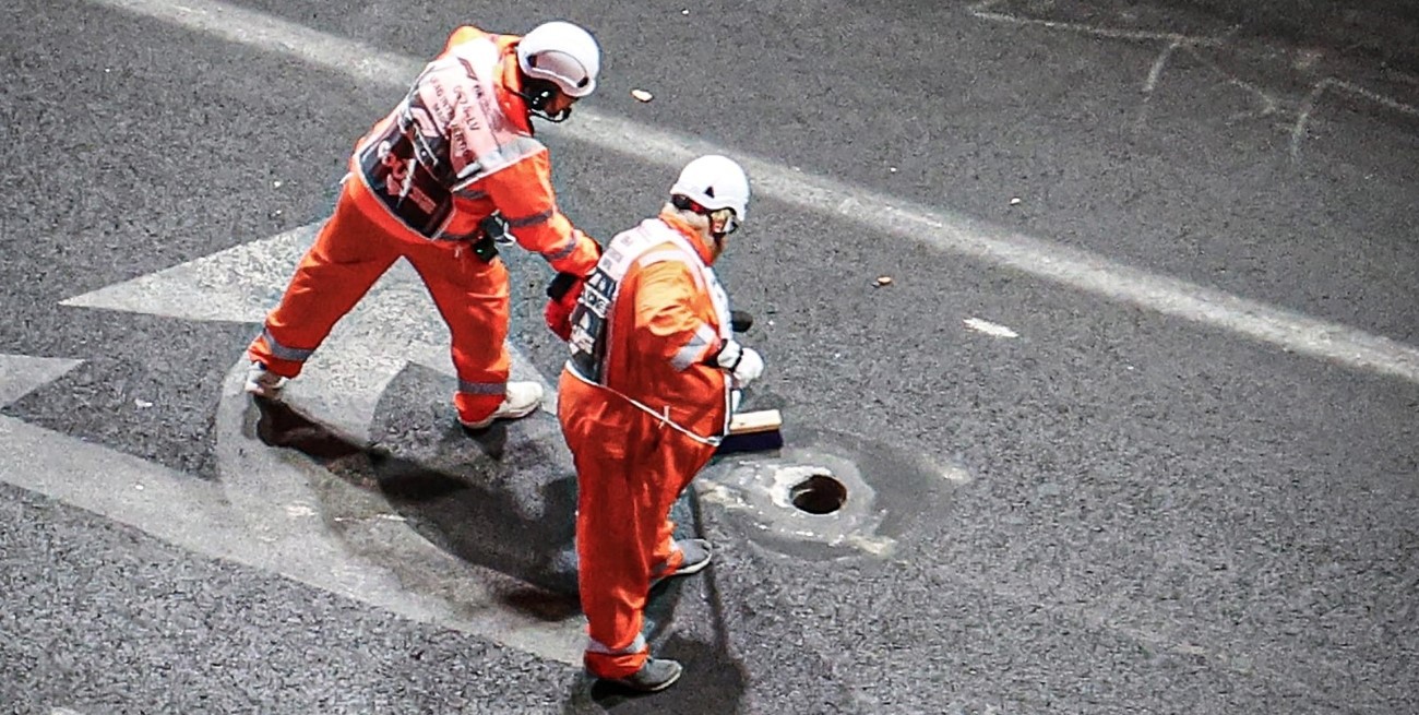 Fórmula 1: Sainz chocó una alcantarilla suelta y se suspendieron las pruebas en Las Vegas