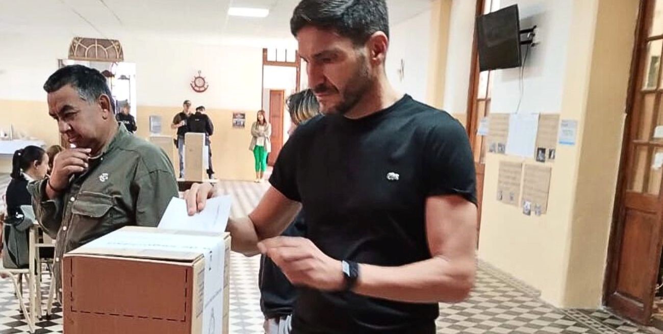 Votó Maximiliano Pullaro y se comprometió a defender Santa Fe "sin descanso"