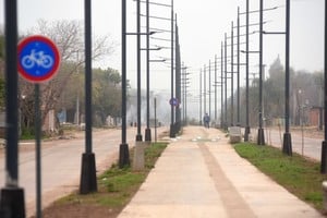 Camino Viejo a Esperanza quedará como la obra emblemática de la gestión de Emilio Jatón. Con la segunda etapa en marcha, será tarea de Poletti su continuidad y finalización. Foto: Mauricio Garín