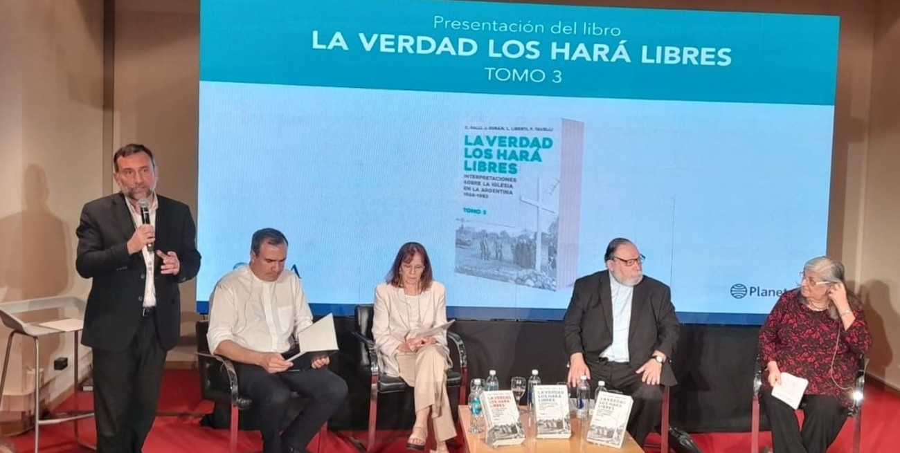 Presentaron el tercer tomo de "La verdad los hará libres"