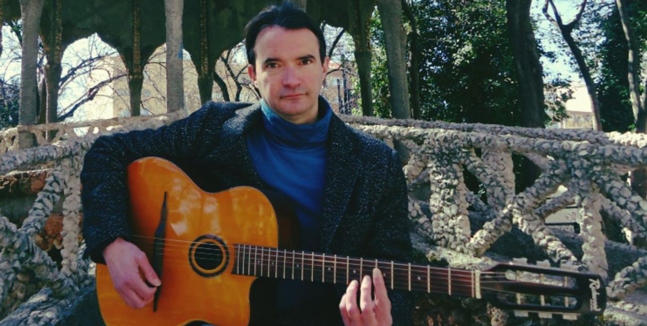 El rosarino Hernán Navarro recibió un diploma honorífico en Londres