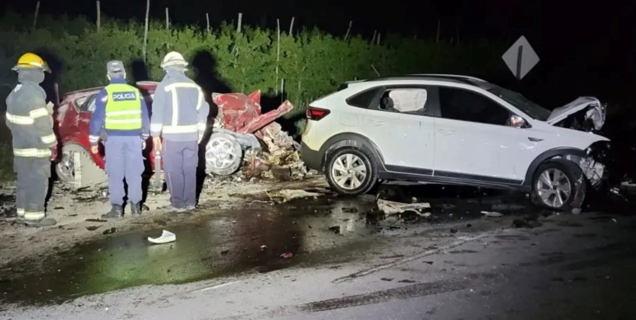 Choque fatal en Neuquén: dos mujeres de 21 años y un hombre murieron en ruta 7