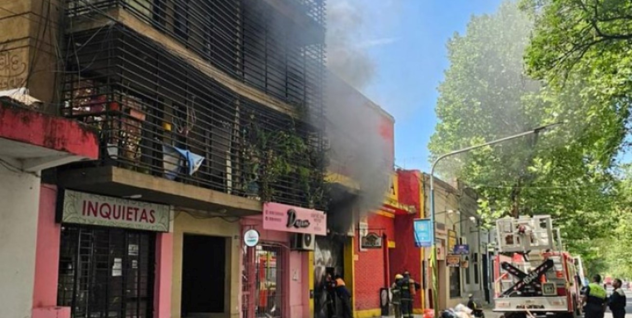 Seis heridos tras brutal incendio en un mercado de Tucumán