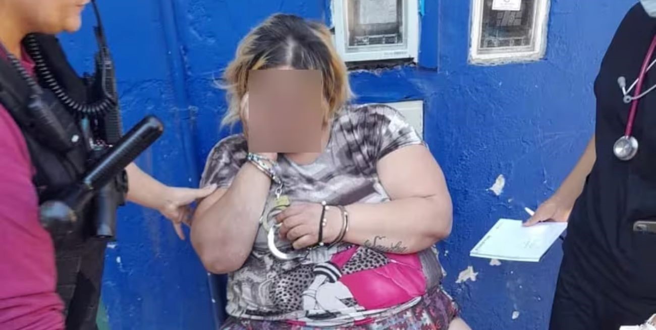 Video: detuvieron usando una taser a una mujer que amenazó a su ex con un cuchillo 