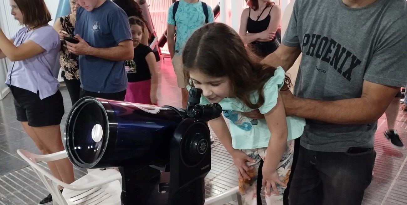 "Ciencia bajo la Luna", nueva propuestas para niños en Esperanza