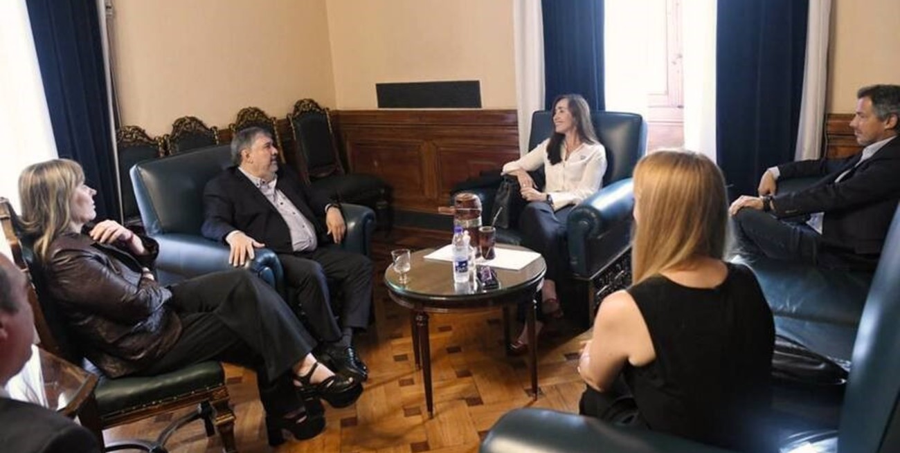 Primeros pasos de Villarruel en el Senado: reunión con el bloque K y peronistas federales