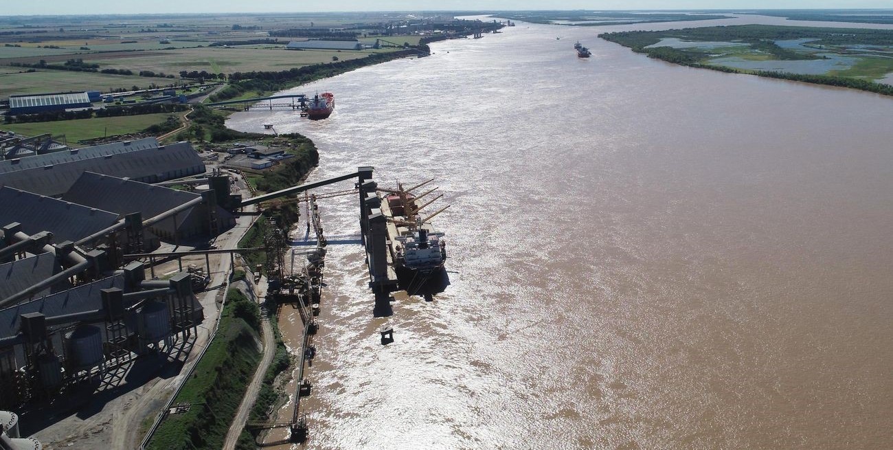 En Puerto General San Martín, ciudades santafesinas debatieron sobre la hidrovía