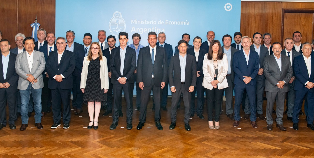 Massa garantizó fondos a las provincias para el pago de sueldos y aguinaldos