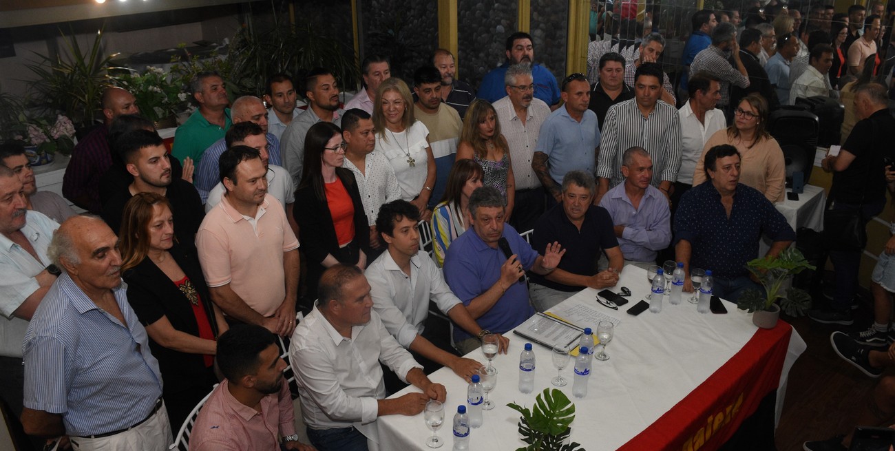 Ricardo Magdalena presentó su lista: "Siempre pensamos en que Colón necesita un cambio"