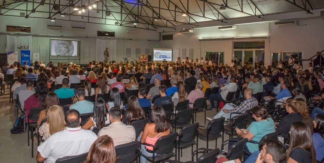 Conferencia de Coaching Ontológico "Un mundo de posibilidades" beneficia a ONGs de Santa Fe