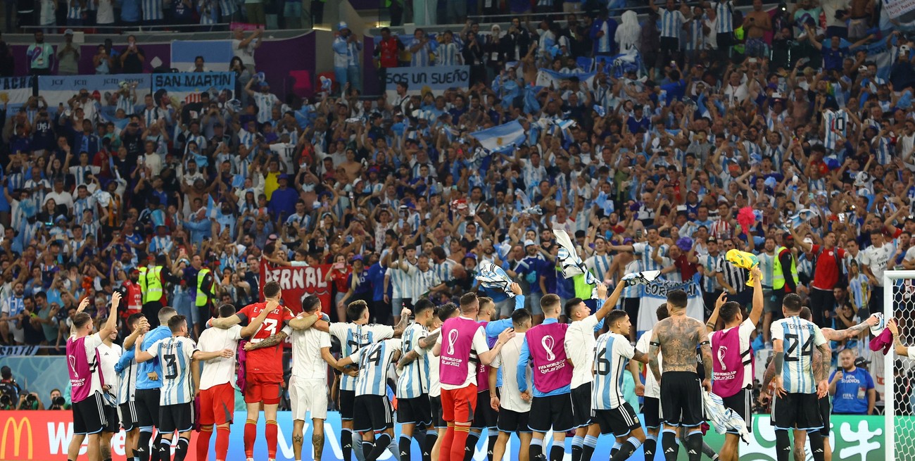 El partido 1.000 de Messi y el Dibu "entrenando" salvadas agónicas