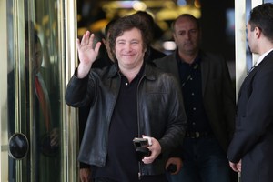 A cinco días de la asunción, Javier Milei se reunió con los integrantes de su futuro gabinete y otros dirigentes para discutir "cuestiones operativas" de la transición y futuras medidas políticas.