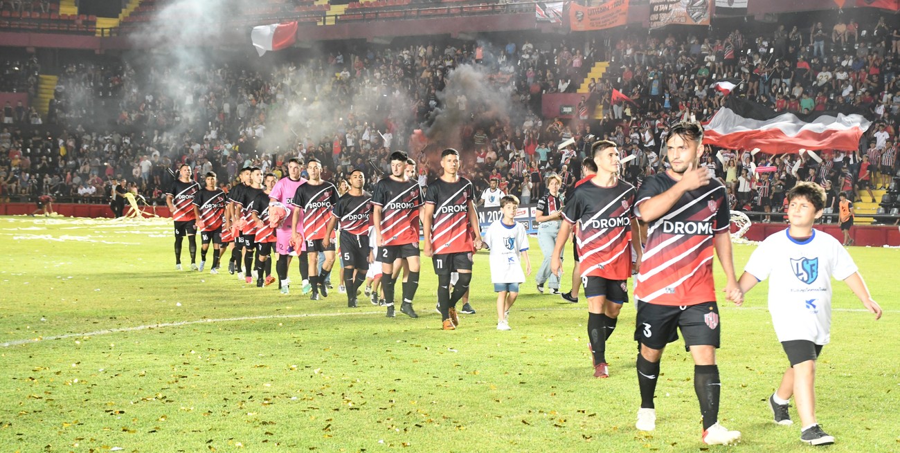 Noche inolvidable: la Liga Santafesina coronó a sus campeones en el estadio Brigadier López