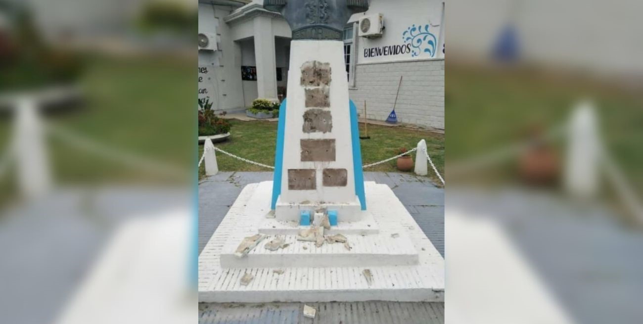 Video: así robaron placas de bronce de una escuela de San Cristóbal