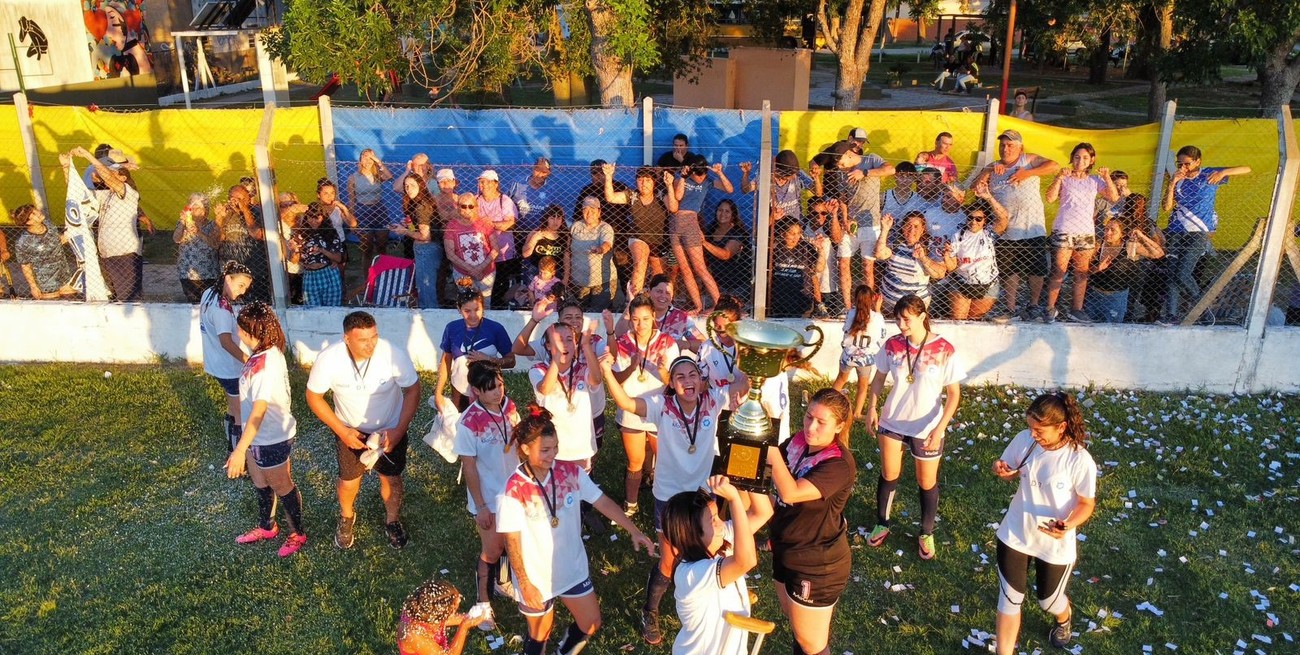 Santa Paula de Gálvez se clasificó campeón del fútbol femenino de la Liga Galvense