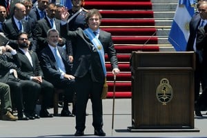 Desde que asumió el 10 de diciembre, más de 30 funcionarios entre ministros, secretarios, subsecretarios, directores y jefes renunciaron a sus puestos o fueron despedidos. Foto: Xinhua