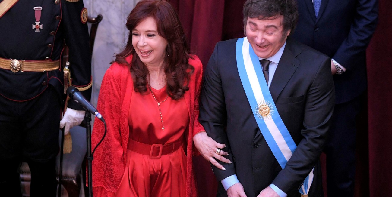 "Dato mata relato": Cristina Kirchner se metió en la puja fiscal entre Milei y los gobernadores