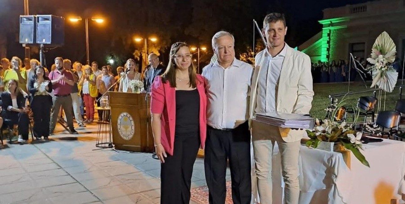 Mariano Busso juró como intendente de Gálvez y Juan Pablo Alarcón renovó en la comuna de Gessler