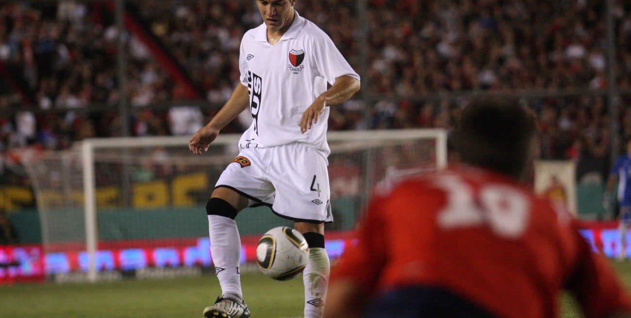 Quilez quiere volver: "Colón jugará una B deteriorada, hay vestuarios con un solo baño para 20 tipos"