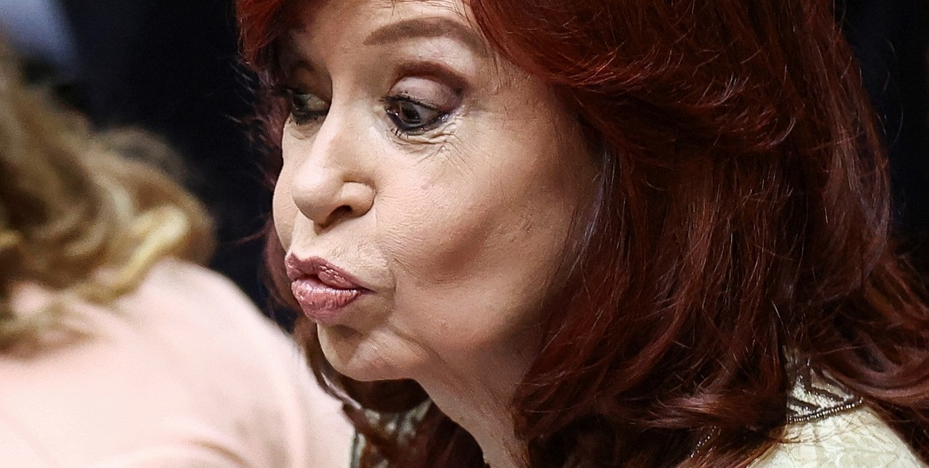 Cristina Kirchner presentó canales de difusión en dos redes sociales