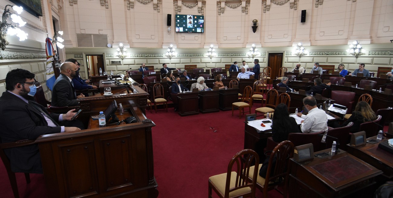 Transparentar gastos reservados: por pedido del gobernador Pullaro vuelve una ley vetada en 2020