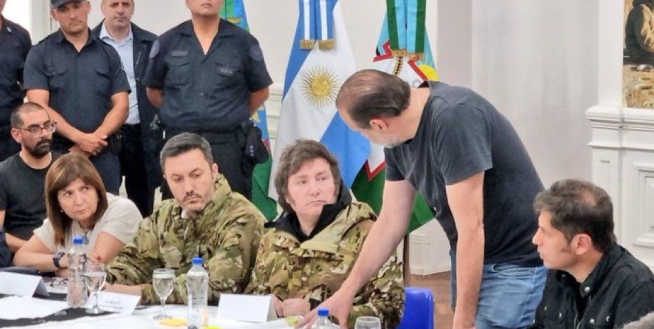 Javier Milei llegó a Bahía Blanca para monitorear la situación tras el temporal