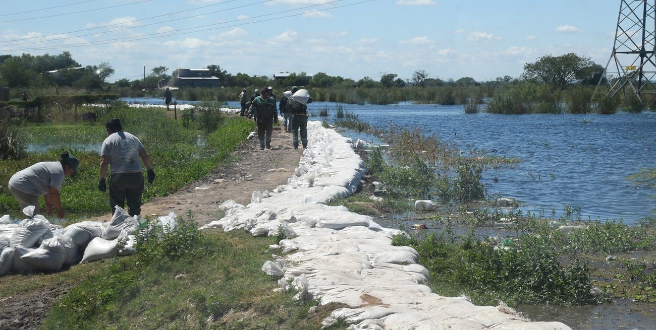 Santa Fe prepara un plan con el Ejército por si es necesario evacuar más familias