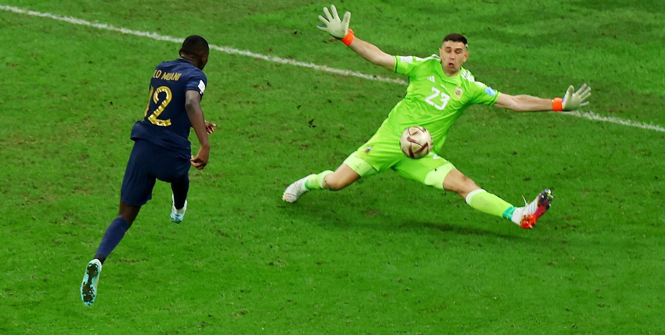 "Los secretos de una acción maldita", la atajada del Dibu a Kolo Muani en el cierre de la final ante Francia