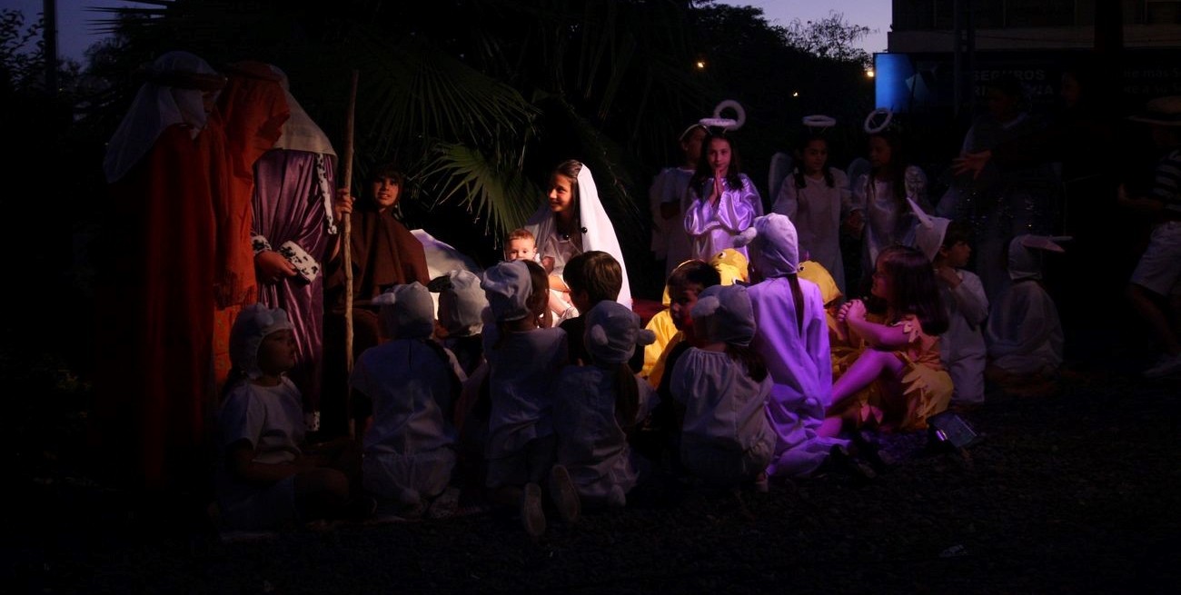 San Carlos Sud recibe la Navidad con una gran Feria y Pesebre