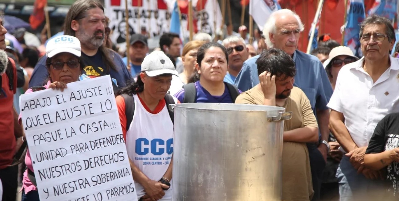 Organizaciones sociales se movilizaron en contra del DNU de Javier Milei