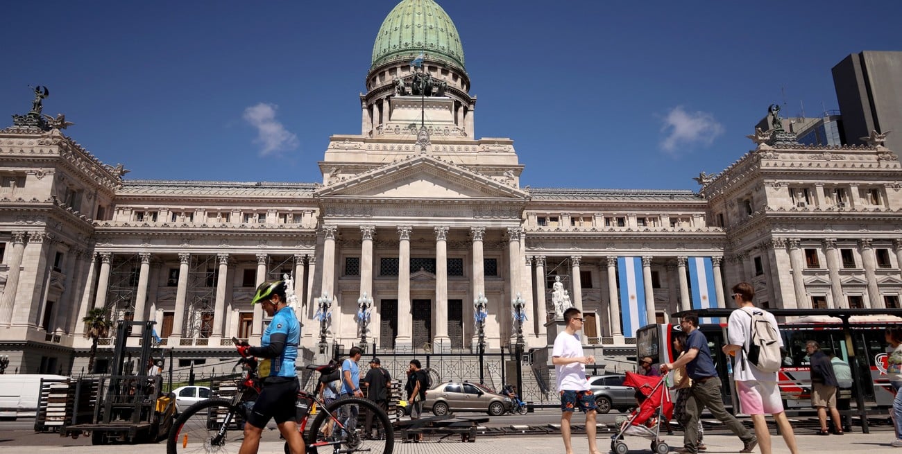 Piden extender el período de audiencias
públicas para debatir la Ley de Glaciares

