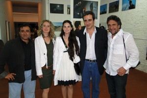 Reconquista, año 2009. Desde la izquierda: Daniel Otero, la performer Alfonsina Rabellino, la expositora Nadia Ingaramo, Oscar Martínez y el curador invitado, Víctor Hugo Bugge.