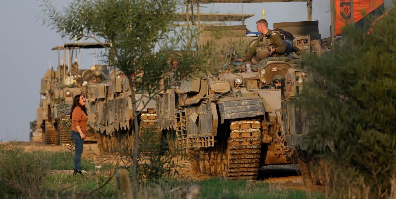 Israel atacó el centro de Gaza y ordenó evacuarlo, en aparente apresto para ampliar la ofensiva