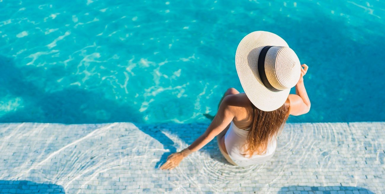 El impacto del cloro de la pileta: consejos para proteger tu cabello y piel