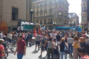 Manifestación contra el DNU 70 en Rosario.