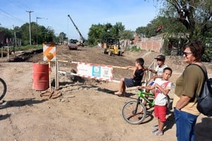 Camino viejo. En el noroeste de la ciudad se está entubando un viejo desagüe para construirle arriba un gran bulevar con infraestructura urbana.

Guillermo Di Salvatore.
