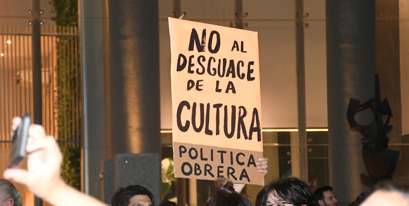 Artistas santafesinos alzaron su voz contra los recortes a la cultura nacional