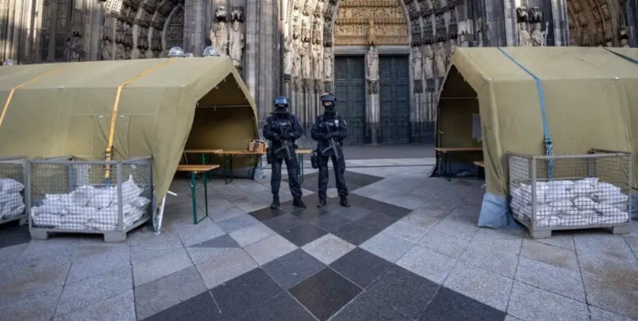 Tres detenidos por presunto plan para atentar contra catedral de Colonia