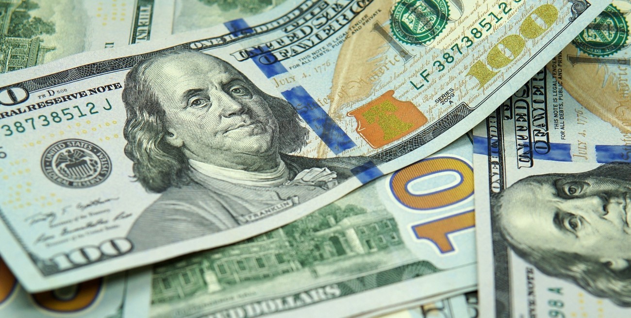 Nueva baja del dólar blue: a cuánto cerró este jueves