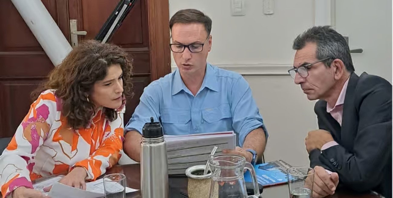 El posteo del ministro Enrico: "Vera, la primera ciudad del año"