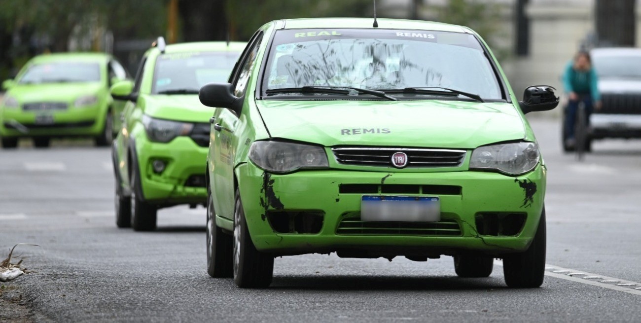 En barrio Centenario: remisero herido tras sufrir un violento asalto