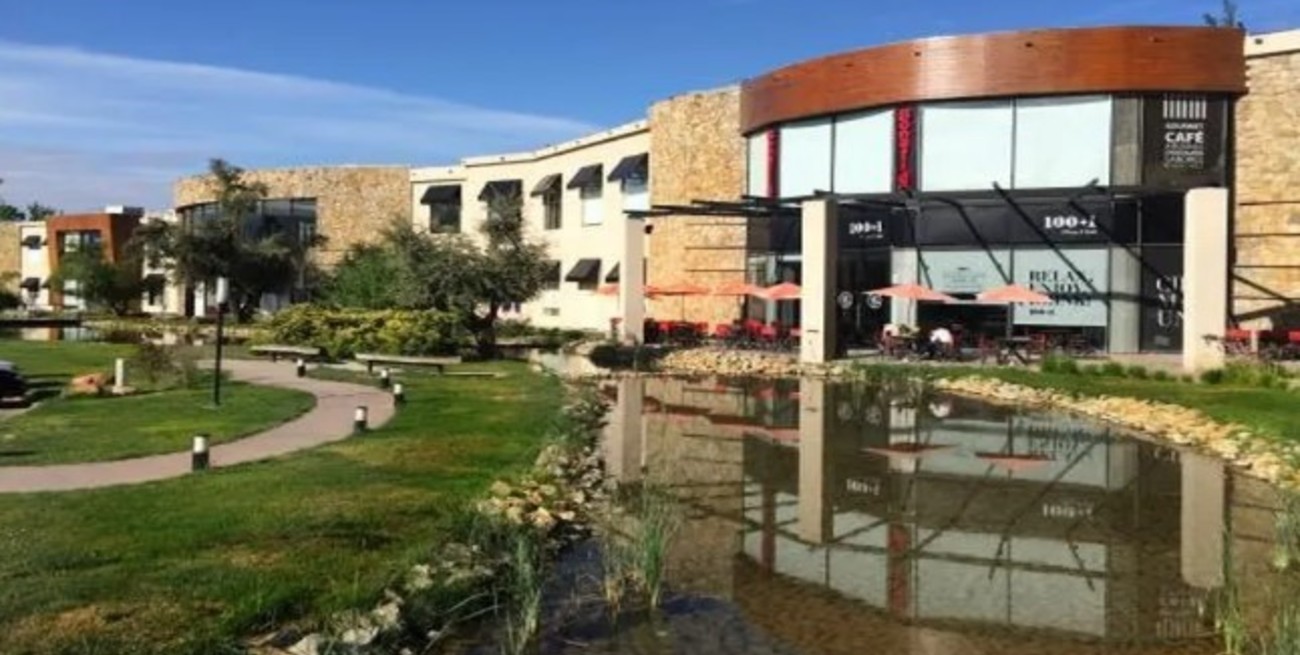 Evacuados y tres intoxicados en un centro comercial en Mendoza por una fuga de gas